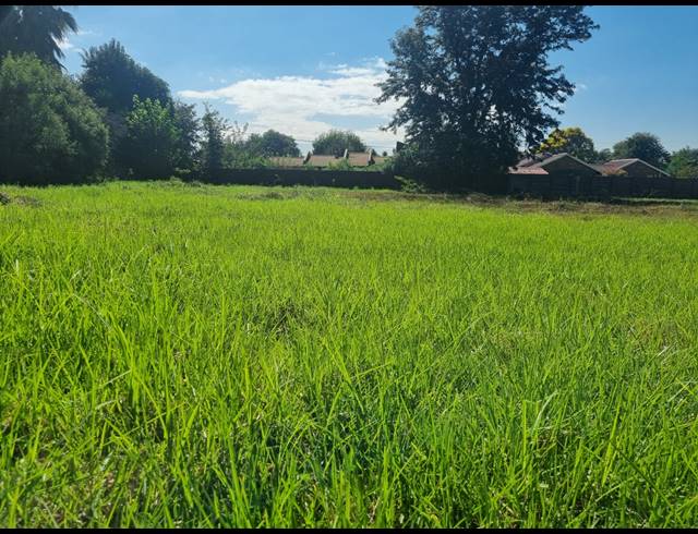 1,060M² VACANT LAND FOR SALE IN FALCON RIDGE